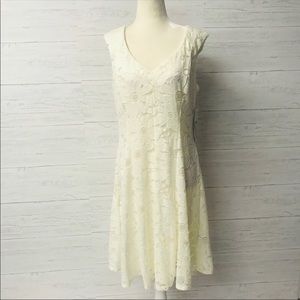 LESLIE FAY Sleeveless Lace Dress